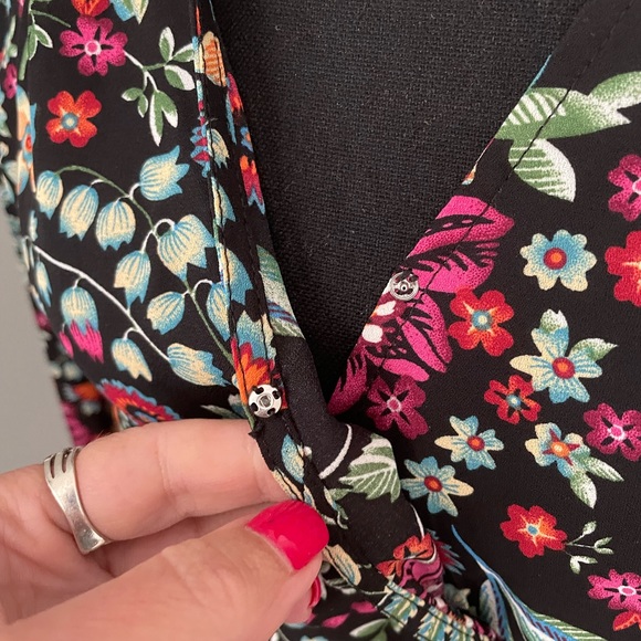 Gimmicks top - Picture 2 of 10